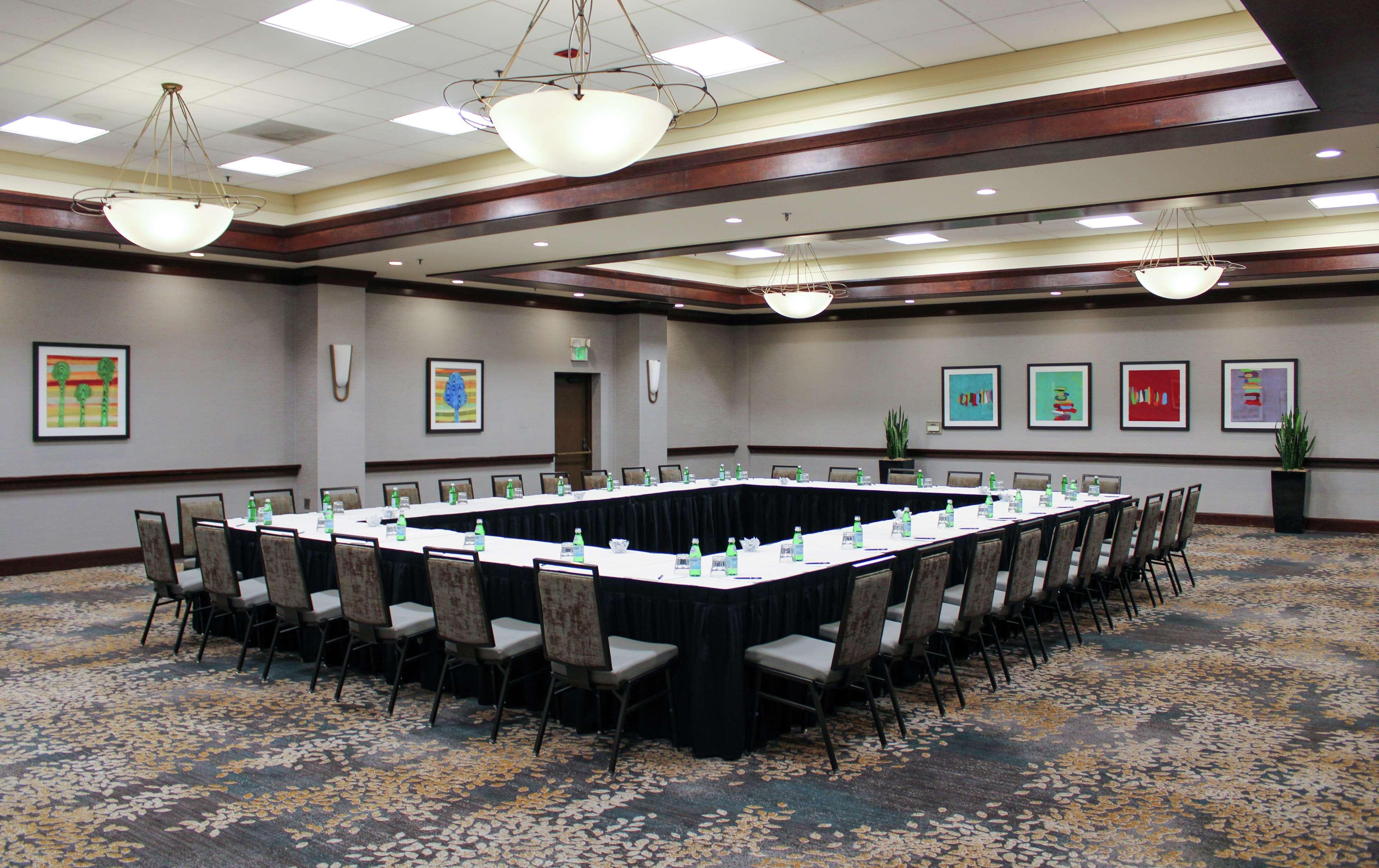 מלון Hilton Sacramento Arden West מראה חיצוני תמונה