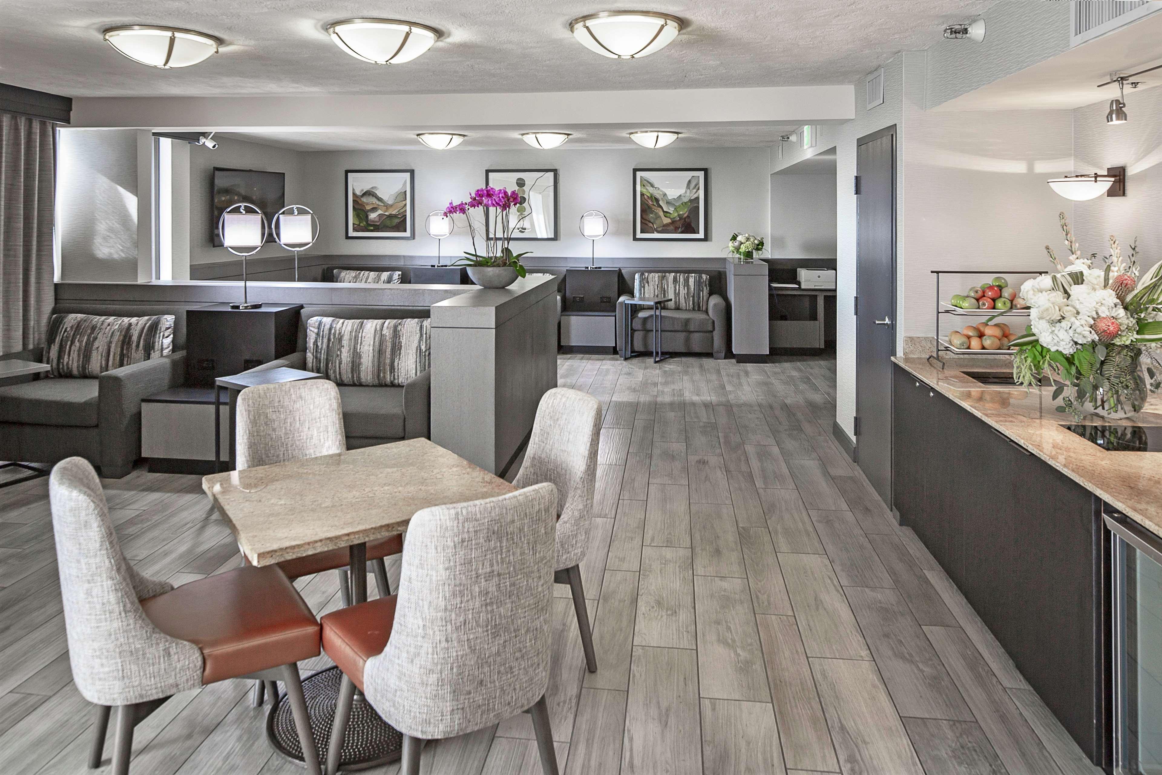 מלון Hilton Sacramento Arden West מראה חיצוני תמונה
