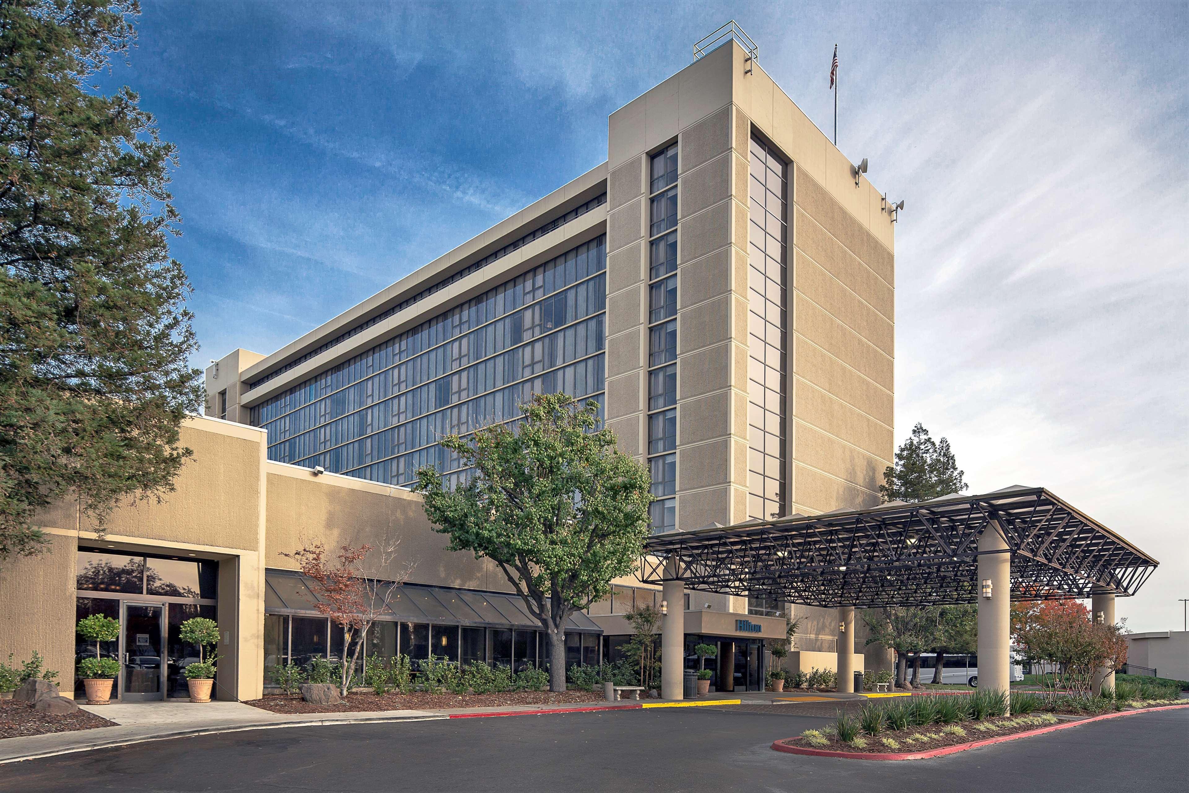 מלון Hilton Sacramento Arden West מראה חיצוני תמונה