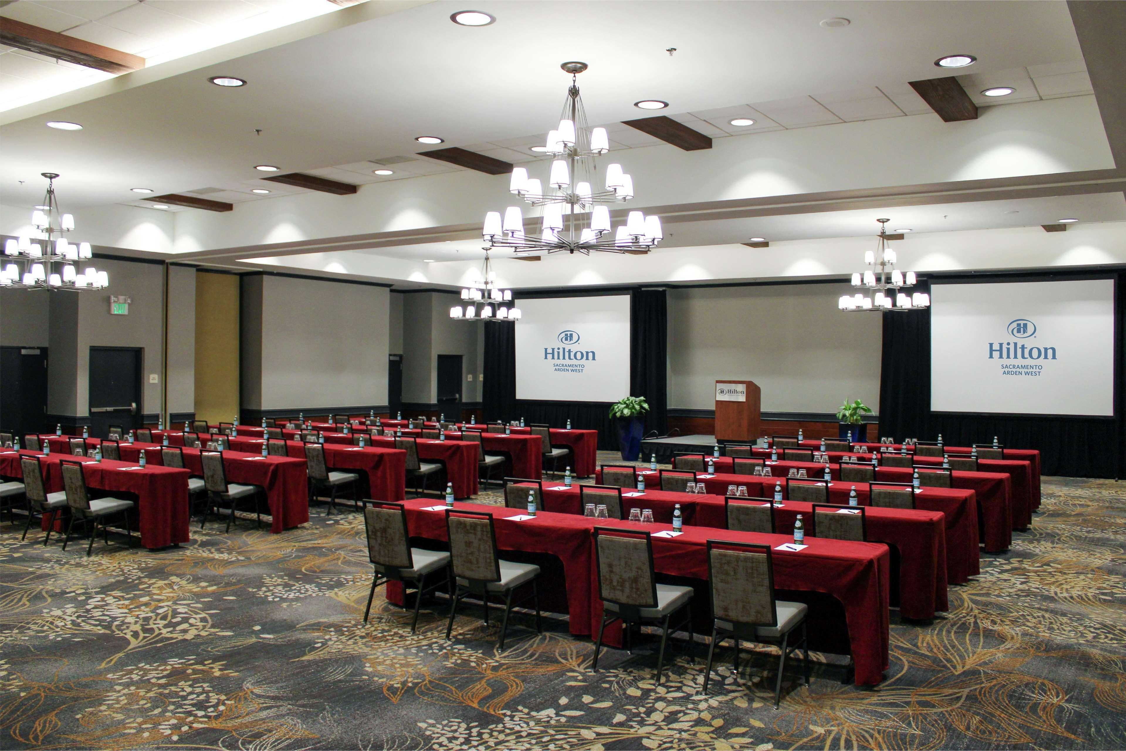 מלון Hilton Sacramento Arden West מראה חיצוני תמונה