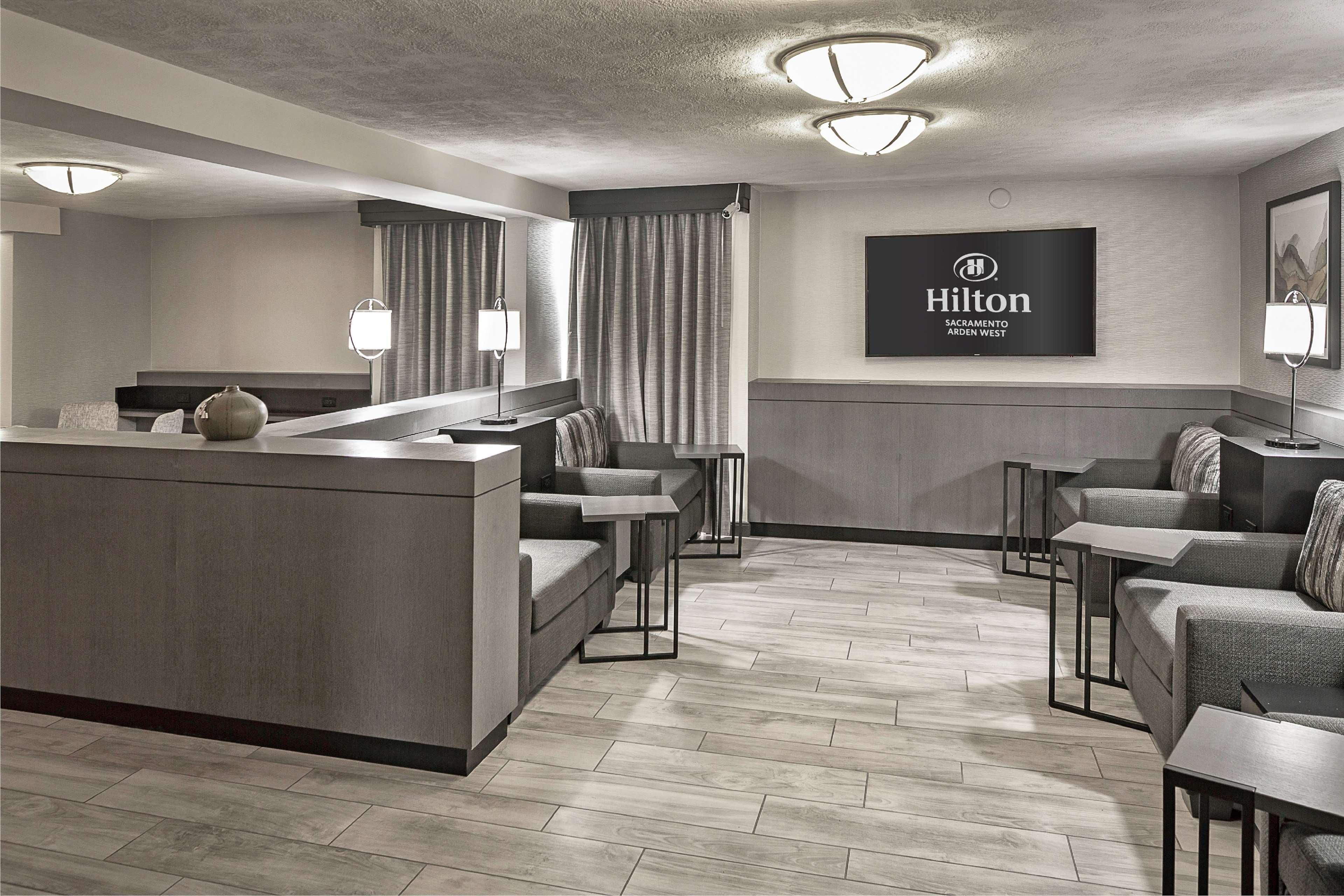 מלון Hilton Sacramento Arden West מראה חיצוני תמונה