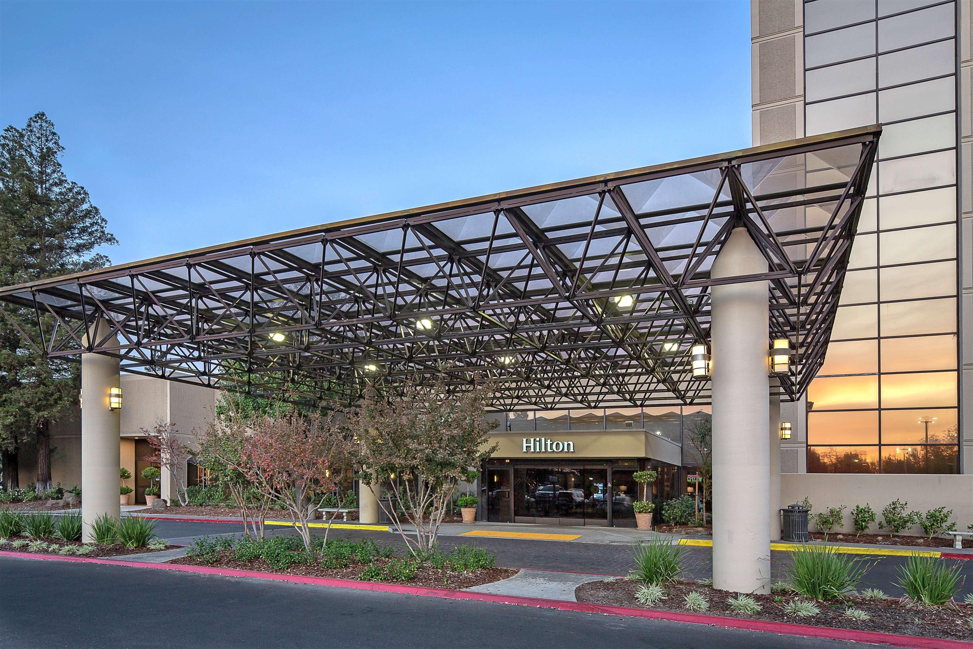 מלון Hilton Sacramento Arden West מראה חיצוני תמונה