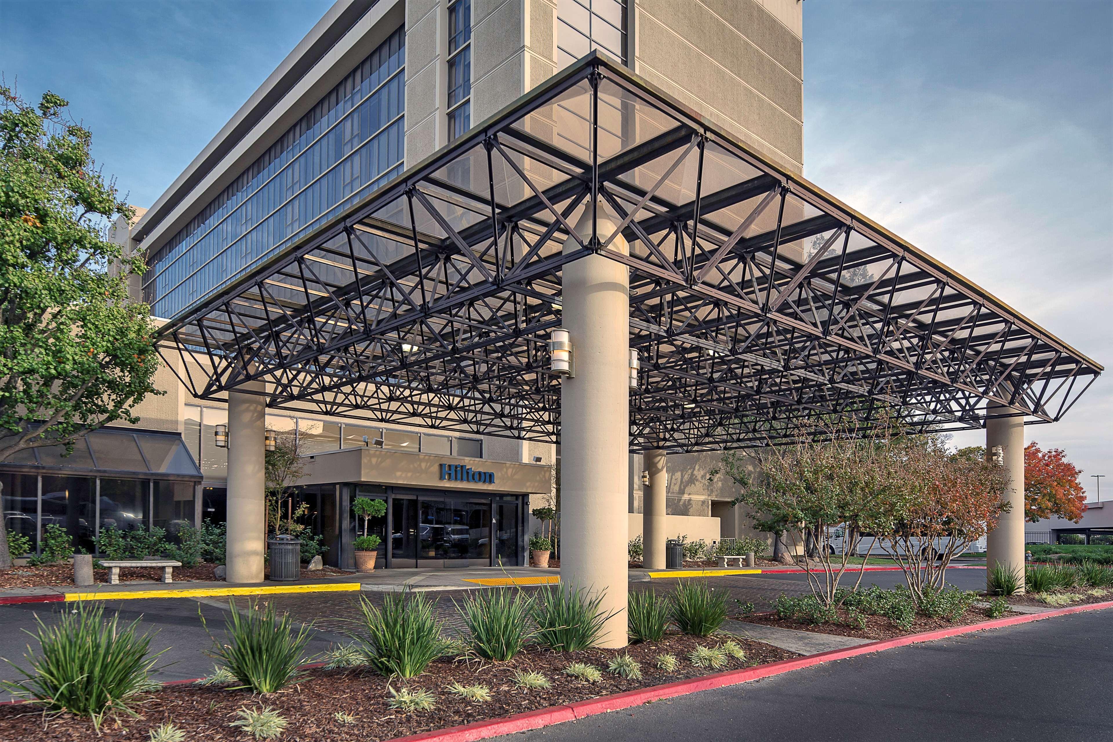 מלון Hilton Sacramento Arden West מראה חיצוני תמונה