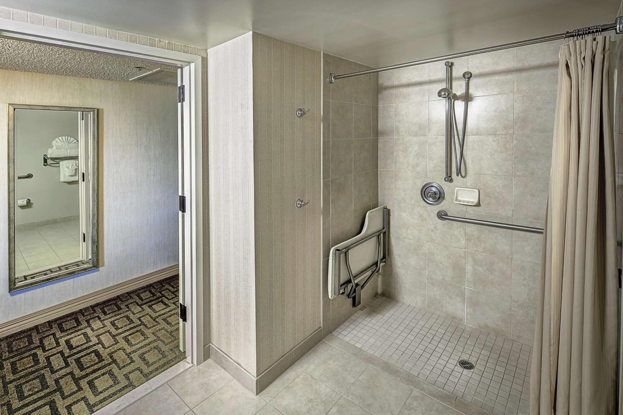 מלון Hilton Sacramento Arden West מראה חיצוני תמונה