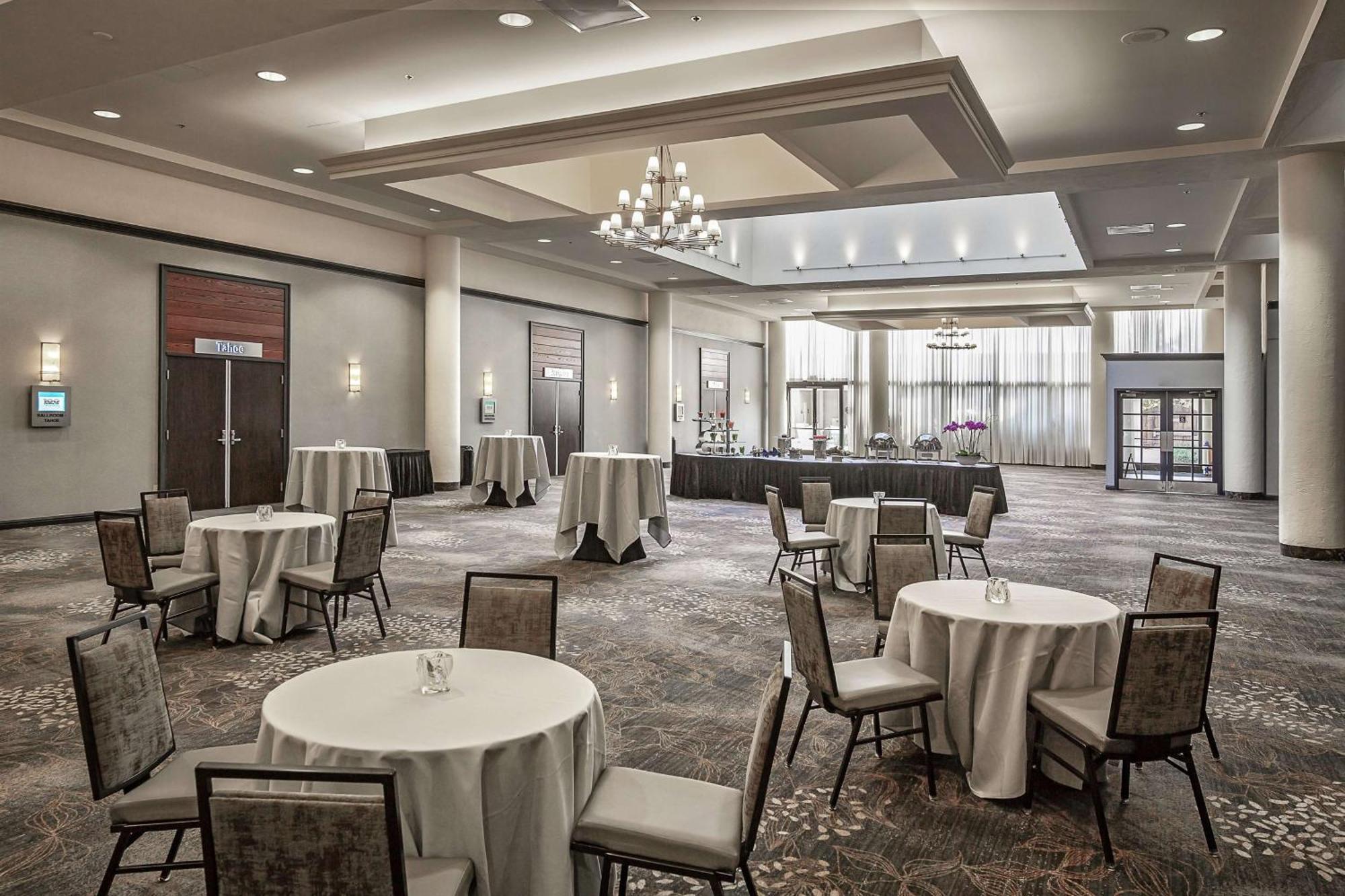 מלון Hilton Sacramento Arden West מראה חיצוני תמונה