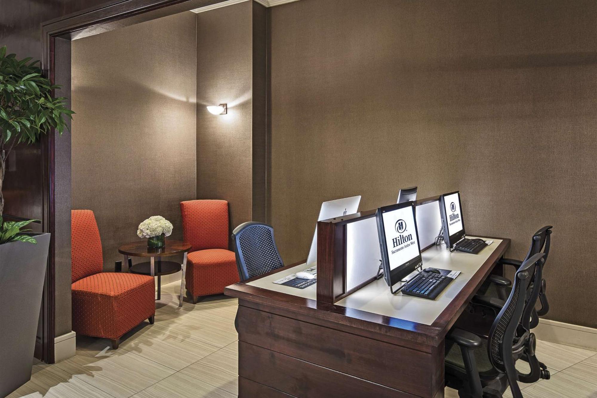 מלון Hilton Sacramento Arden West מראה חיצוני תמונה