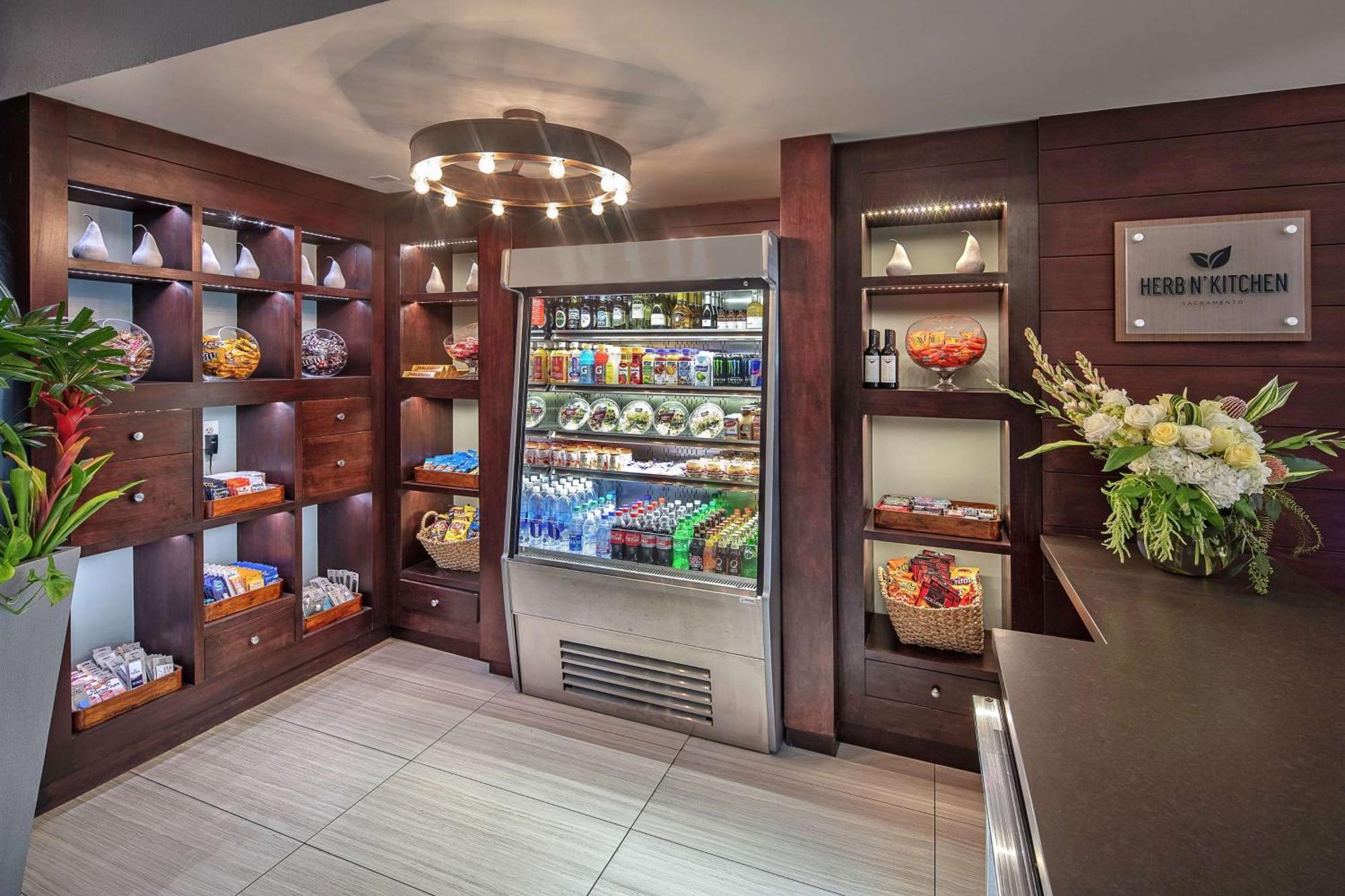 מלון Hilton Sacramento Arden West מראה חיצוני תמונה