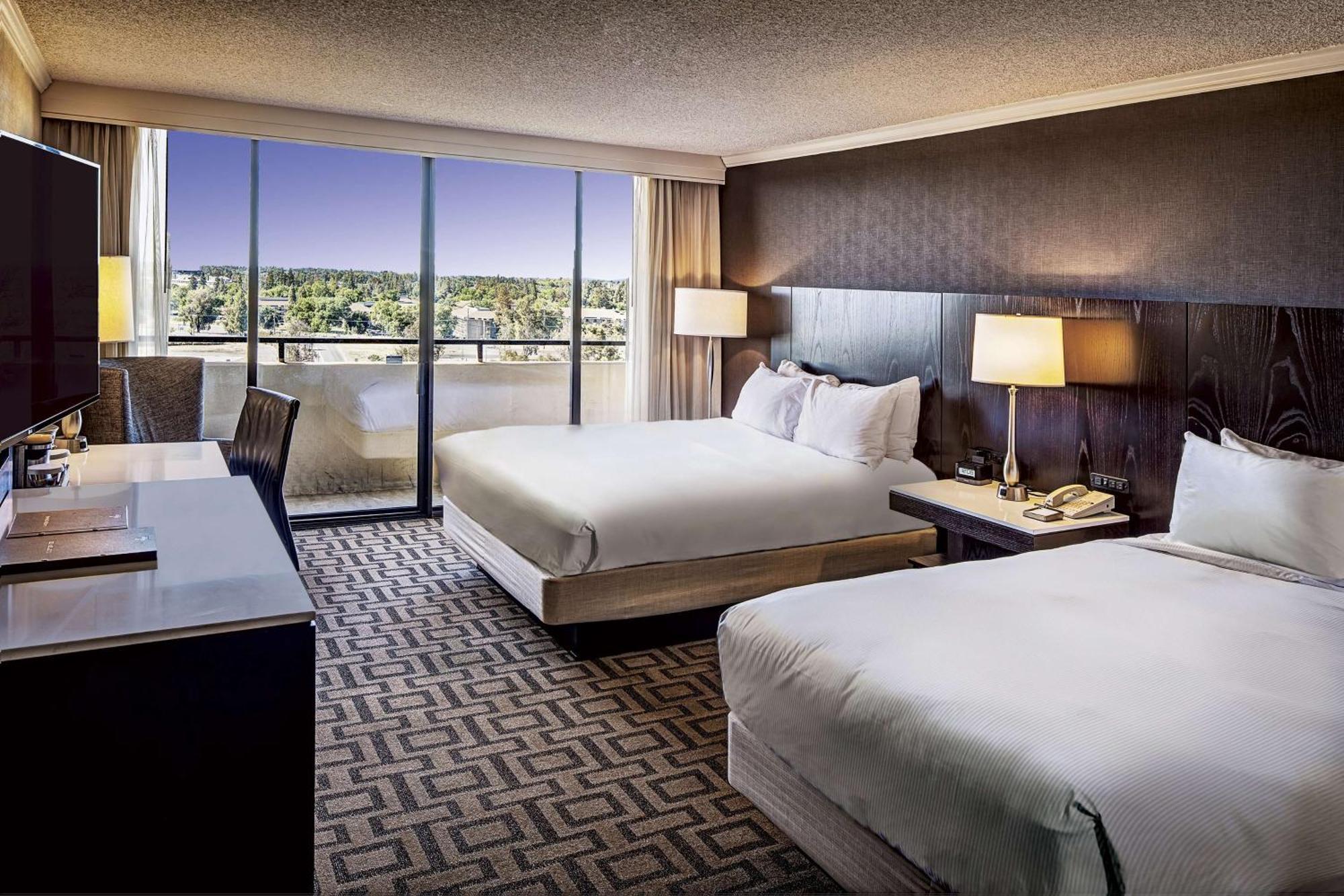 מלון Hilton Sacramento Arden West מראה חיצוני תמונה