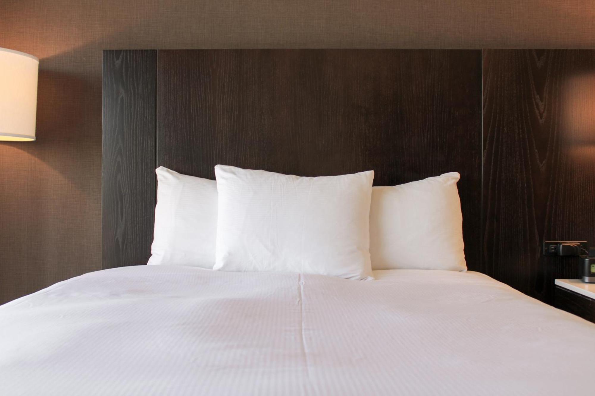 מלון Hilton Sacramento Arden West מראה חיצוני תמונה
