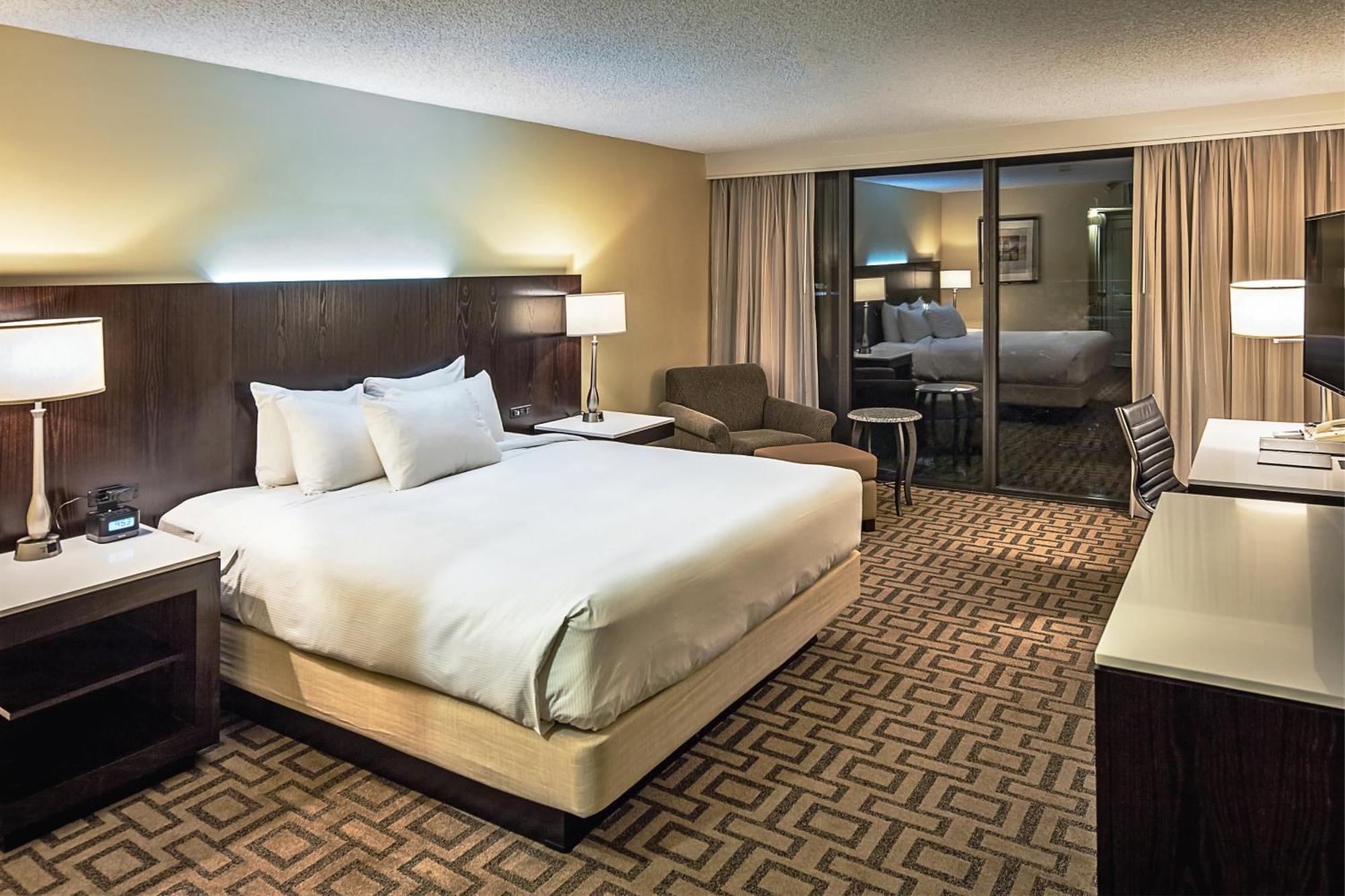 מלון Hilton Sacramento Arden West מראה חיצוני תמונה